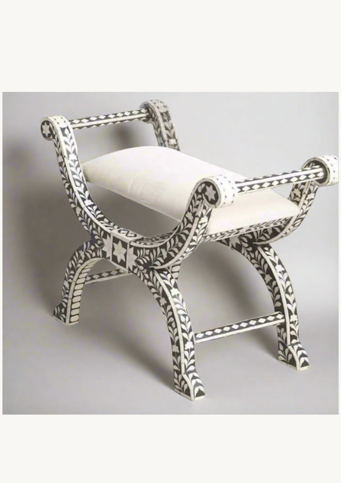 Amara Roman Bench