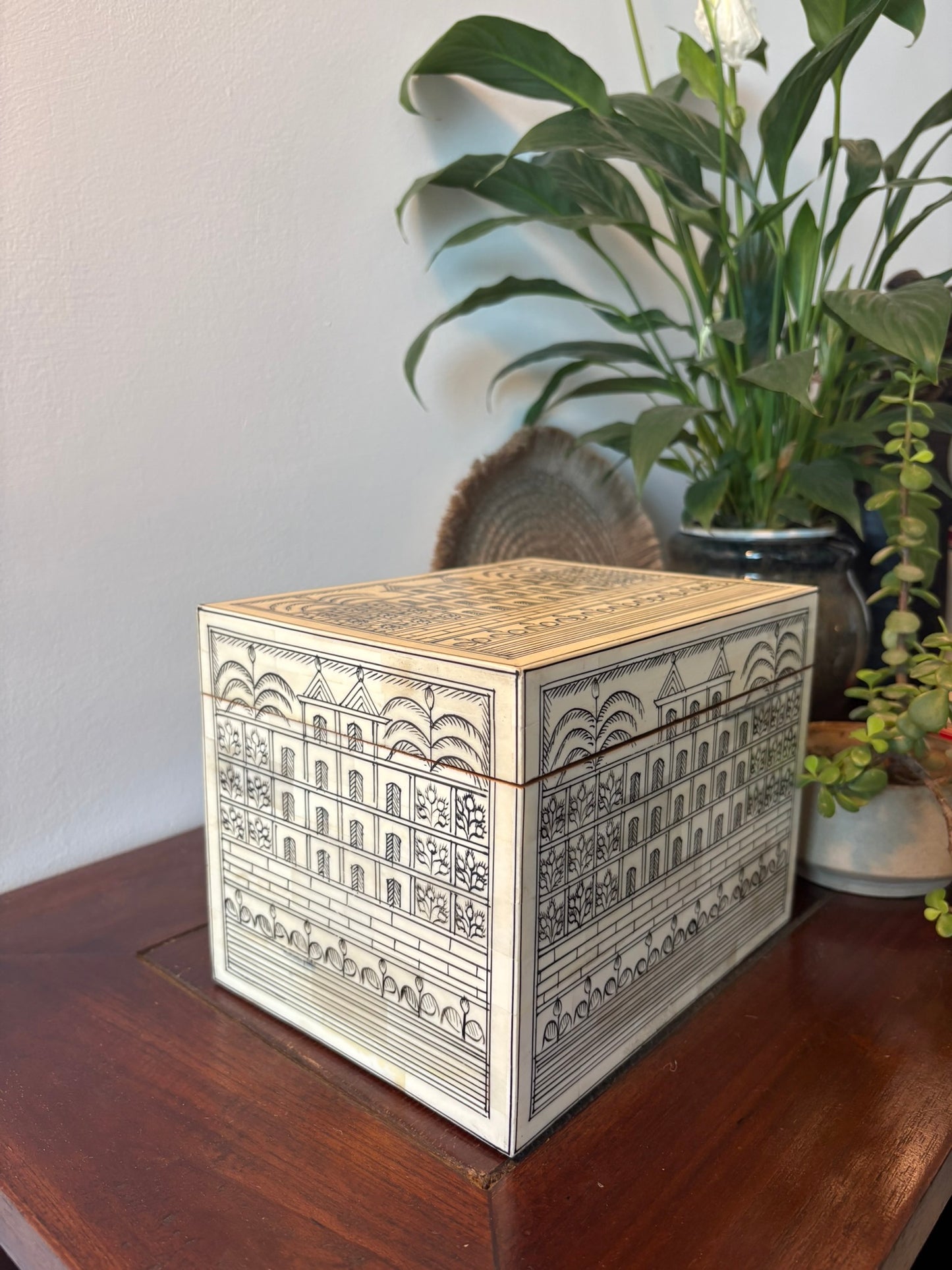 The Palace Garden - Hand Painted Keepsake Box