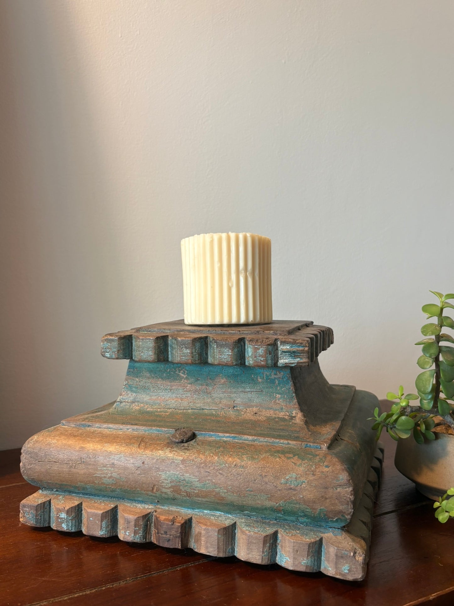 Vintage Scallops Pillar Base