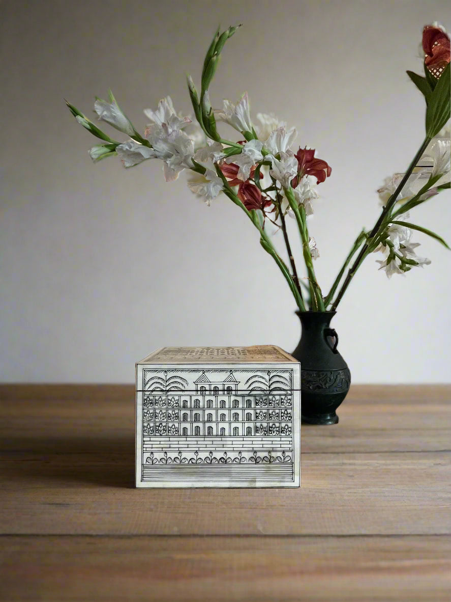 The Palace Garden - Hand Painted Keepsake Box
