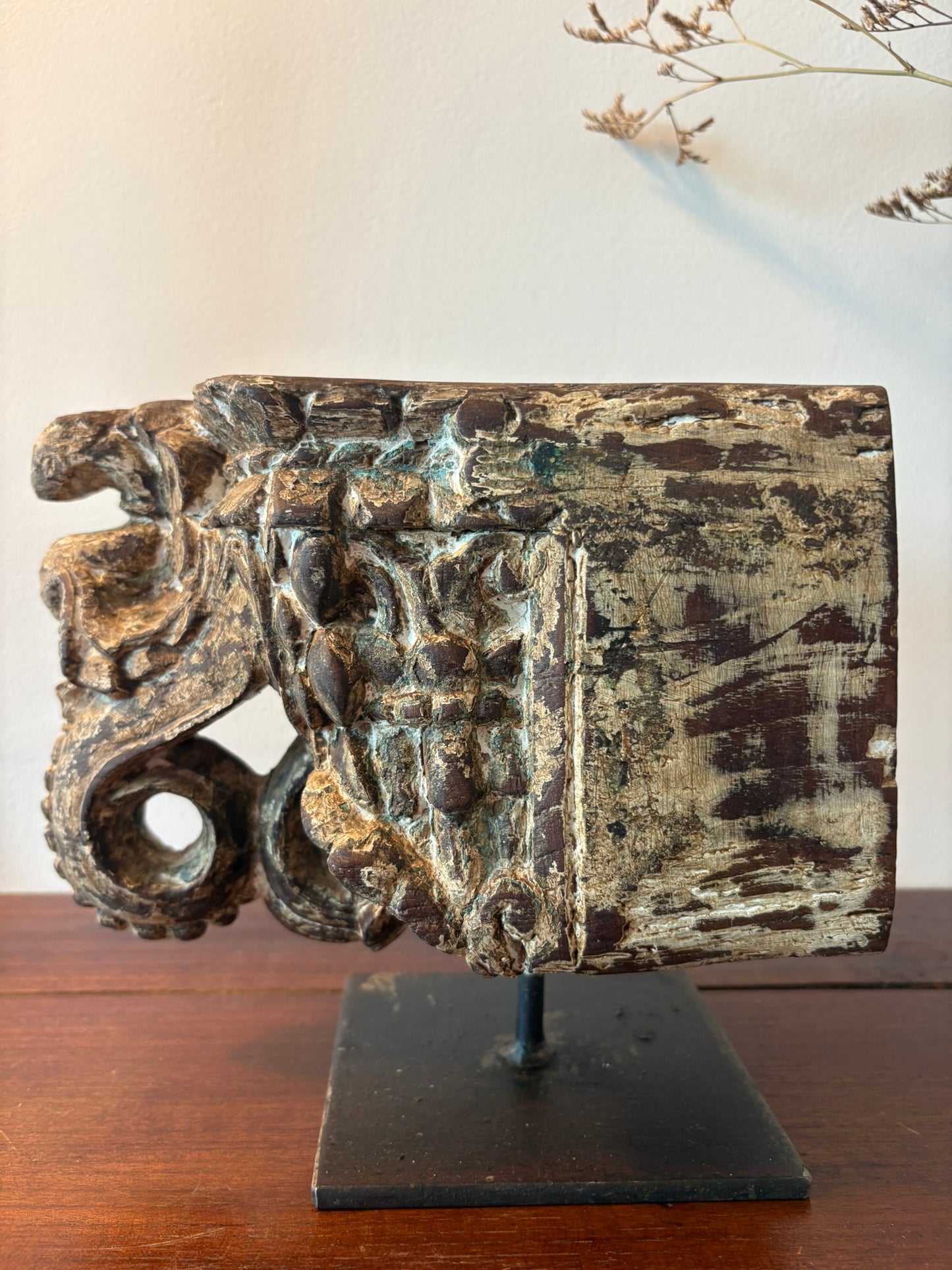Neelam Vintage Pillar candle holder