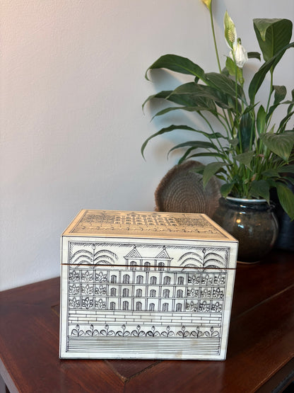 The Palace Garden - Hand Painted Keepsake Box
