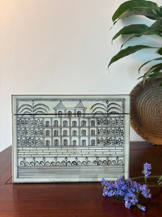 The Palace Garden - Hand Painted Keepsake Box